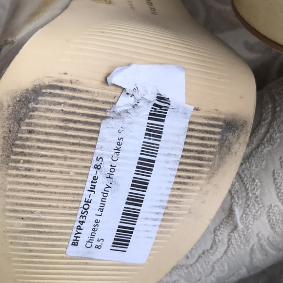 Chinese Laundry Platform Heels - Picture 7 of 7